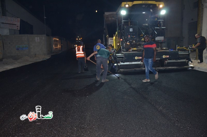 فيديو : الاتجاه المعاكس  لمهبط الطيران ينعم بالتعبيد والتزفيت والرئيس عادل بدير  استطعنا ان نجعل من التعبيد والتزفيت ثقافة سهلة المنال بعد ان كانت رجاء وعناء .